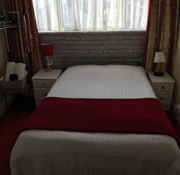 펜션 Victoria House   Self Catering Quiet Guesthouse   Adult Singles And Couples Only