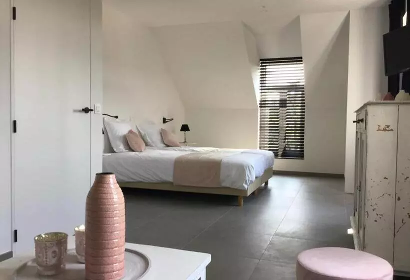 Aamiaismajoitus (B&B) Au Bord De La Foret