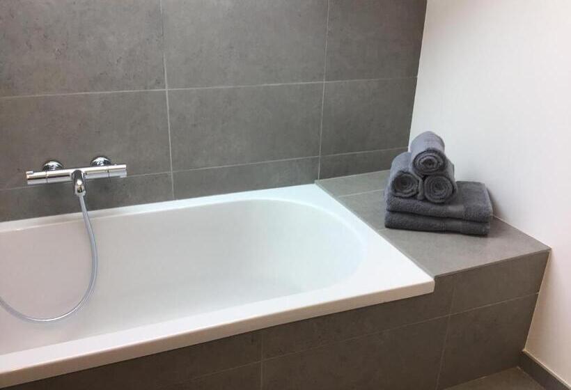 민박 Au Bord De La Foret