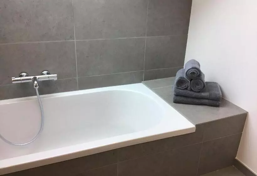 Aamiaismajoitus (B&B) Au Bord De La Foret