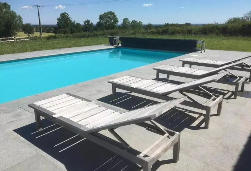 Aamiaismajoitus (B&B) Au Bord De La Foret