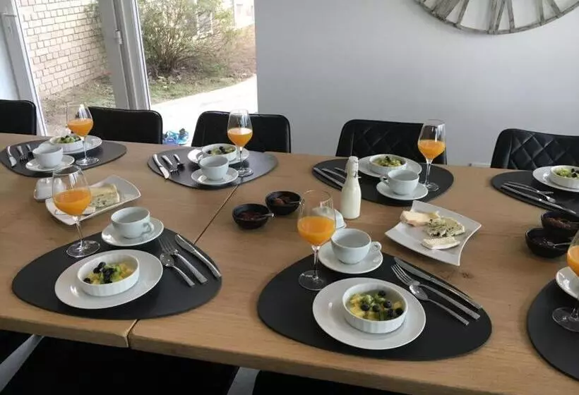 Aamiaismajoitus (B&B) Au Bord De La Foret