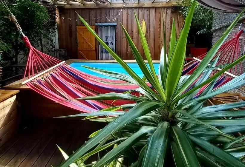 تختخواب و صبحانه La Cabane Bordeaux St Augustin