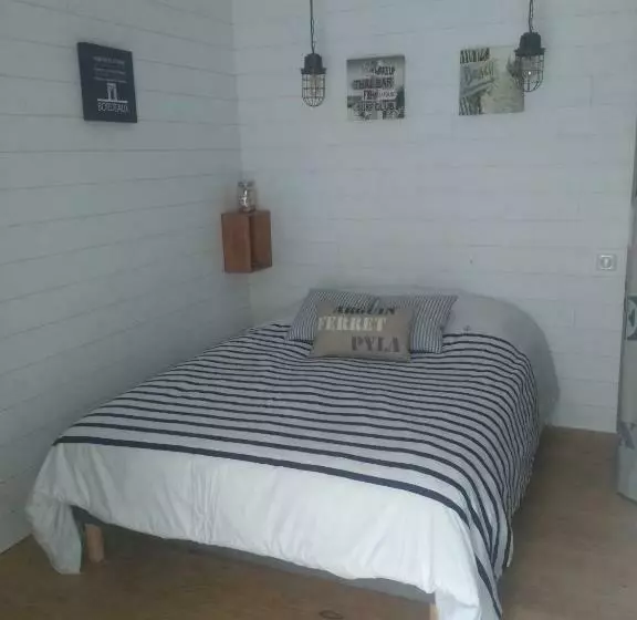 تختخواب و صبحانه La Cabane Bordeaux St Augustin