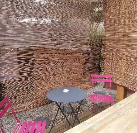 تختخواب و صبحانه La Cabane Bordeaux St Augustin