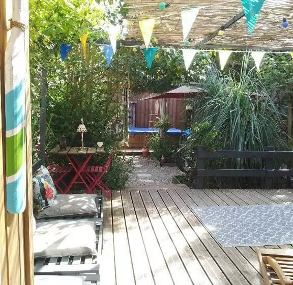تختخواب و صبحانه La Cabane Bordeaux St Augustin