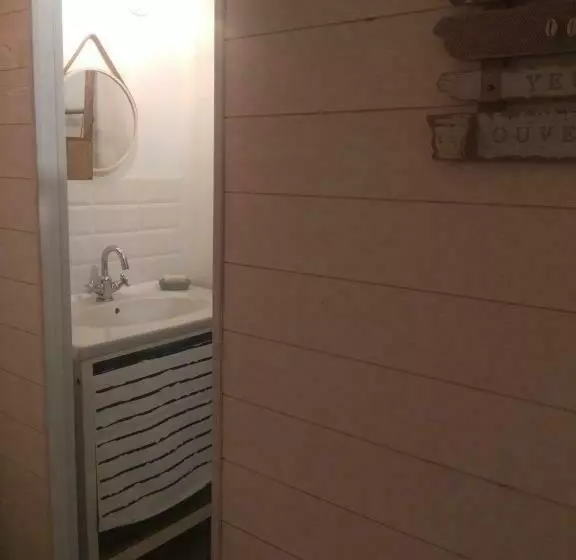 تختخواب و صبحانه La Cabane Bordeaux St Augustin