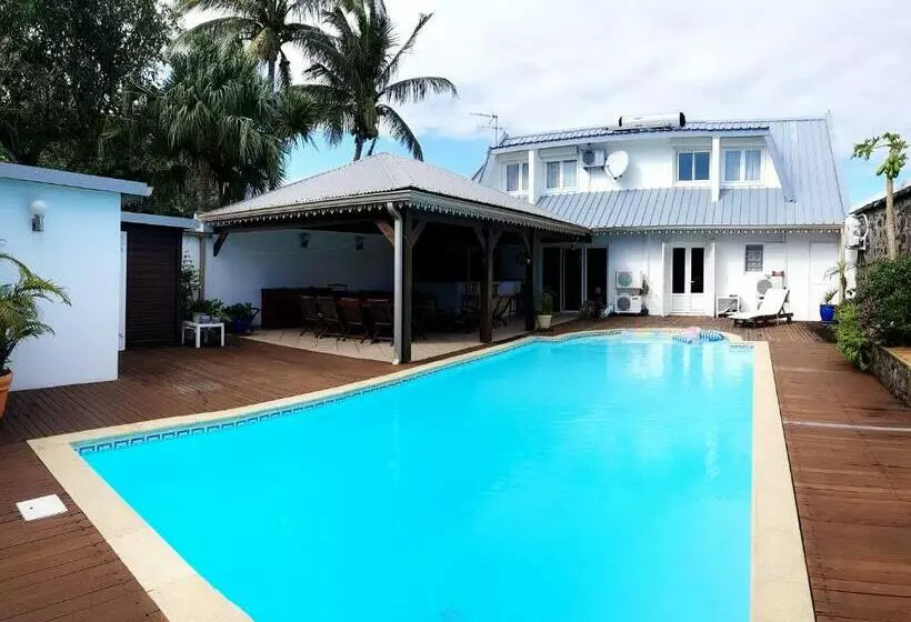 تختخواب و صبحانه La Maison Des Hôtes