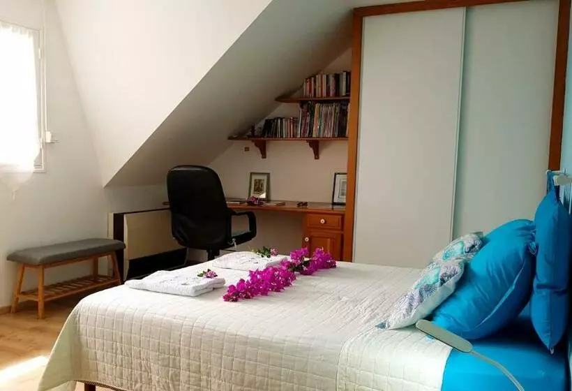 تختخواب و صبحانه La Maison Des Hôtes