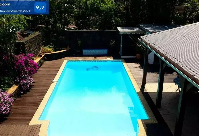 تختخواب و صبحانه La Maison Des Hôtes