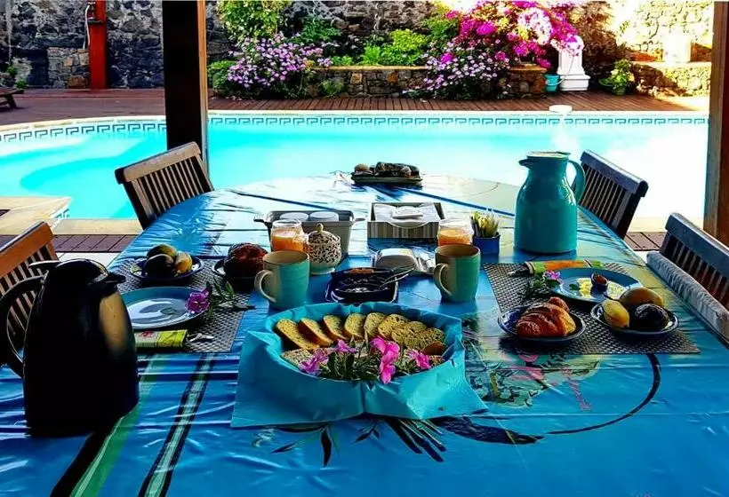 تختخواب و صبحانه La Maison Des Hôtes