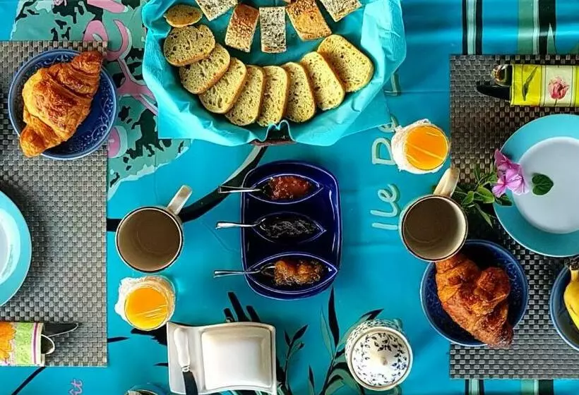 تختخواب و صبحانه La Maison Des Hôtes