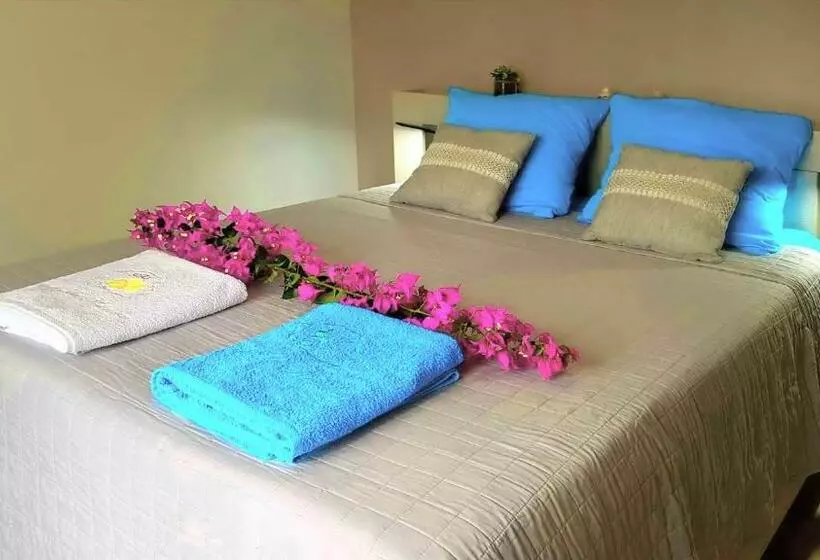 تختخواب و صبحانه La Maison Des Hôtes