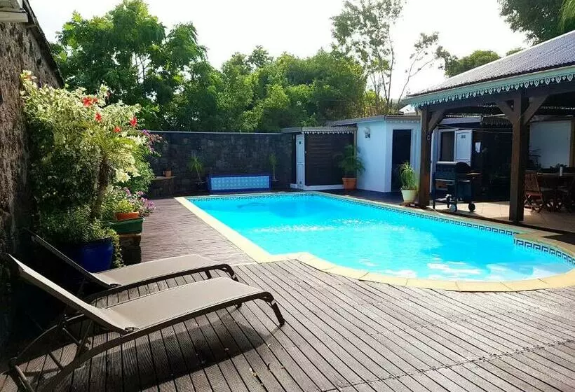 تختخواب و صبحانه La Maison Des Hôtes