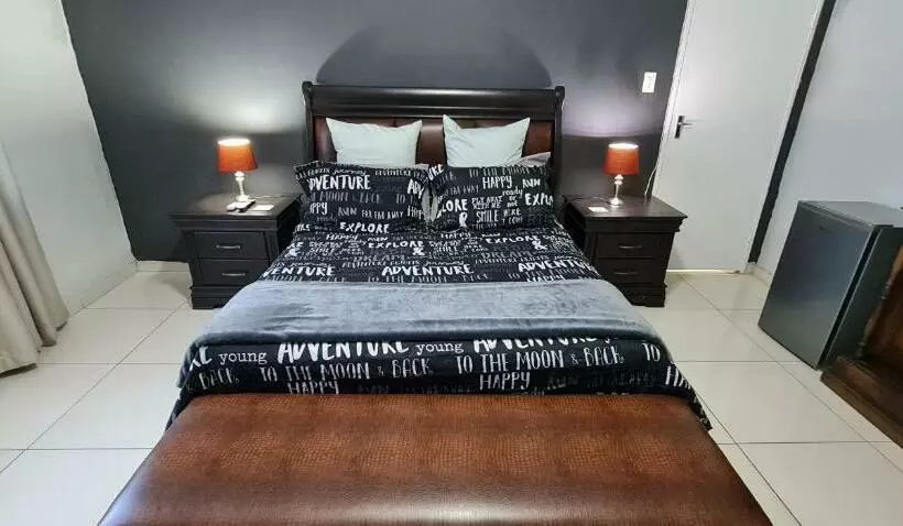 Bed & Breakfast Sleepover @194