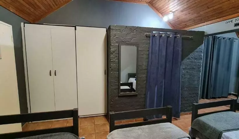 Bed & Breakfast Sleepover @194