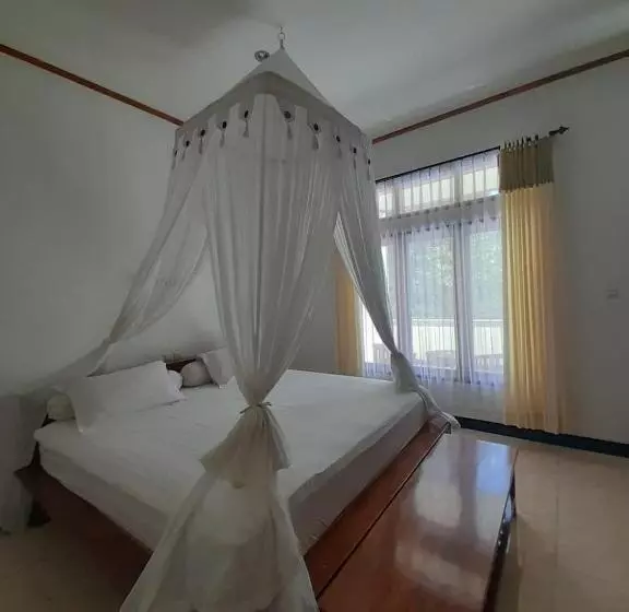 هتل La Belle Etoile