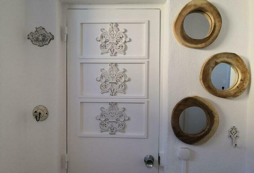 Pension (Hôtel basse catégorie) Be My Neighbour