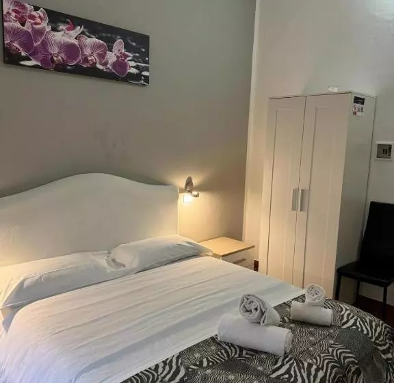 پانسیون Crown Guest House