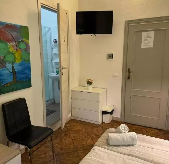 پانسیون Crown Guest House