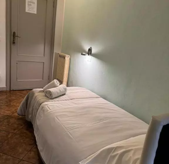 پانسیون Crown Guest House
