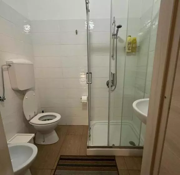 پانسیون Crown Guest House
