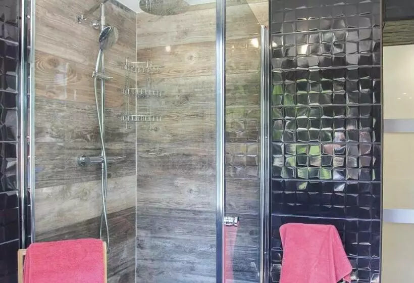 ペンション Maison 4 étoiles Et Studio 3 étoiles Indépendants Avec Piscine