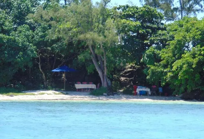 پانسیون Pereybere Villa Valari With Pool Near Beach