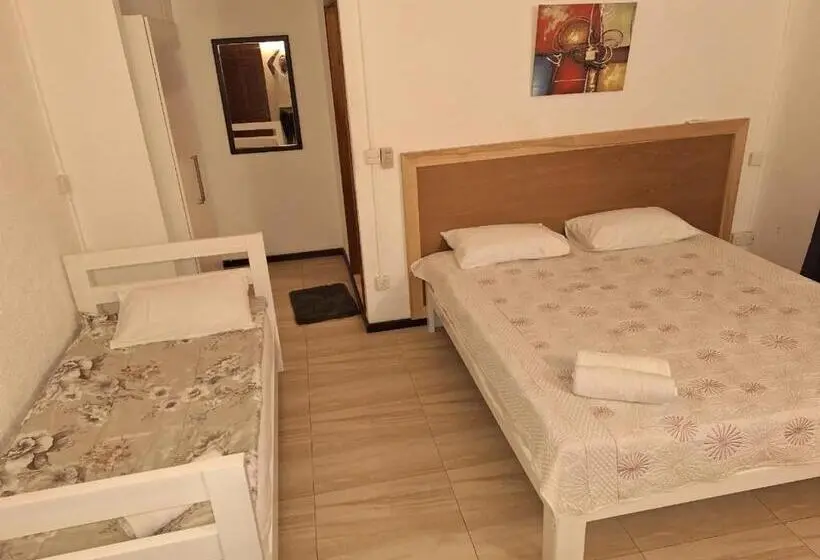 پانسیون Pereybere Villa Valari With Pool Near Beach