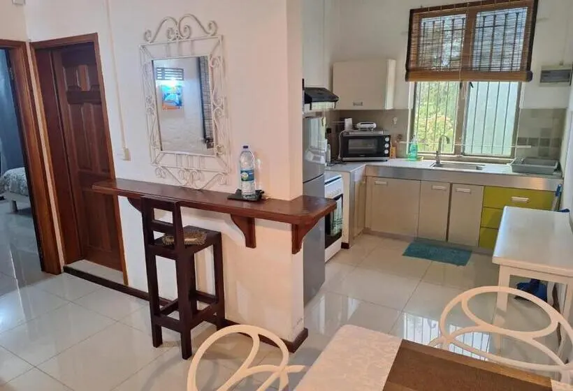 پانسیون Pereybere Villa Valari With Pool Near Beach