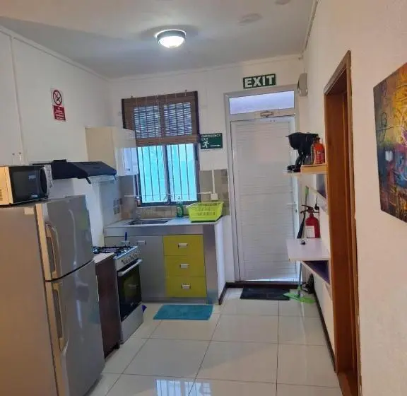 پانسیون Pereybere Villa Valari With Pool Near Beach