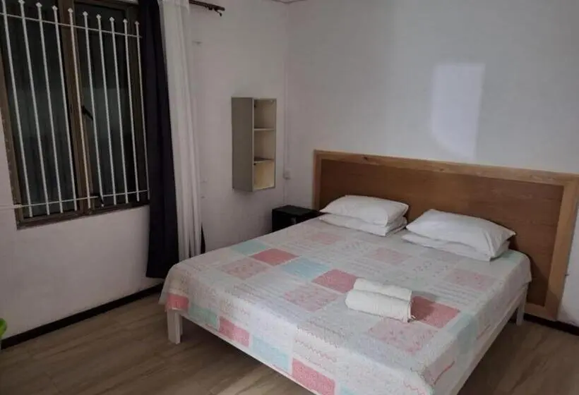 پانسیون Pereybere Villa Valari With Pool Near Beach