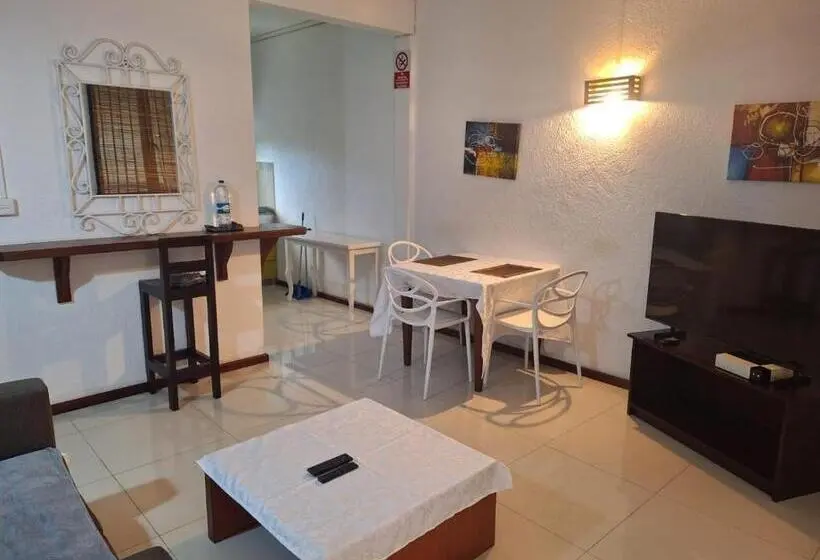 پانسیون Pereybere Villa Valari With Pool Near Beach