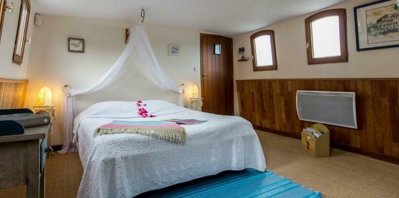 펜션 Péniche Djebelle