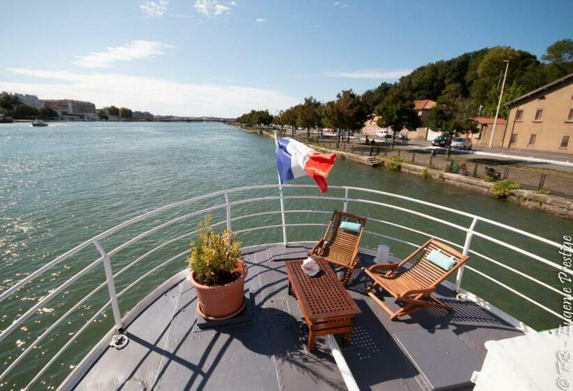 펜션 Péniche Djebelle