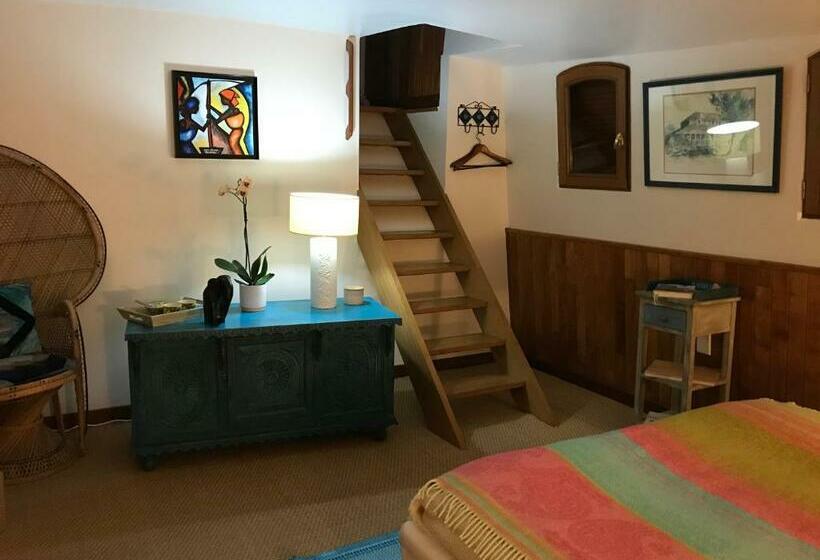 펜션 Péniche Djebelle