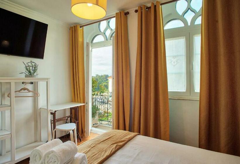 ペンション Raiano Guest House