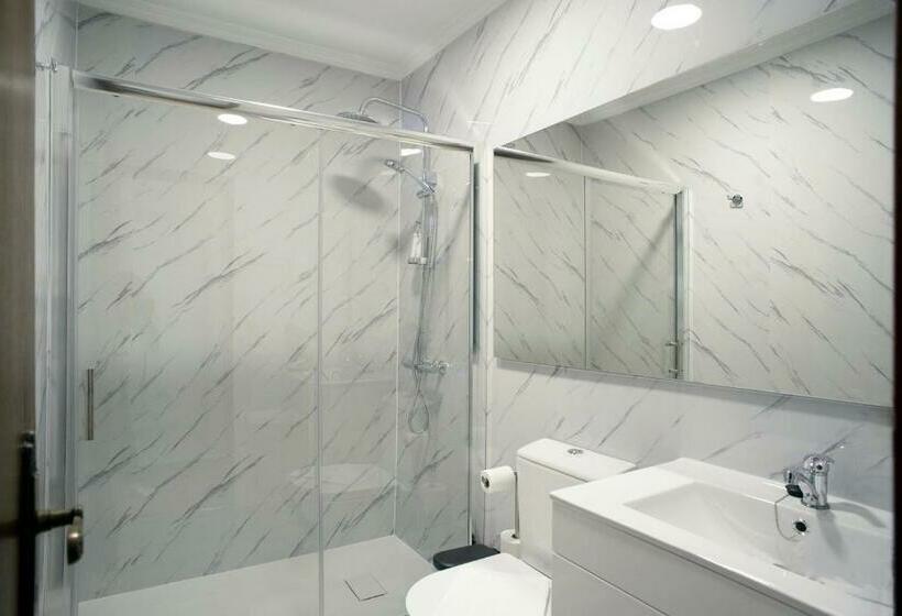 ペンション Raiano Guest House