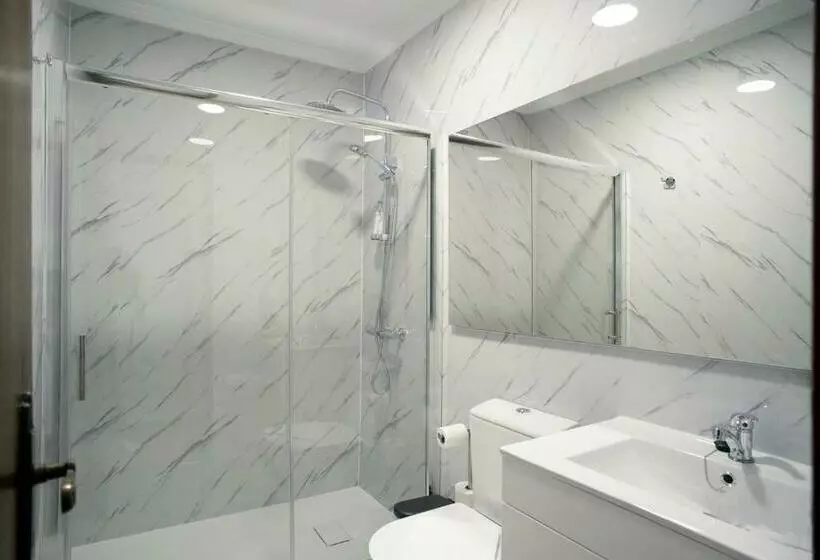 ペンション Raiano Guest House