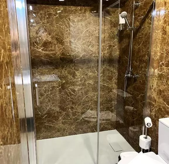 ペンション Raiano Guest House