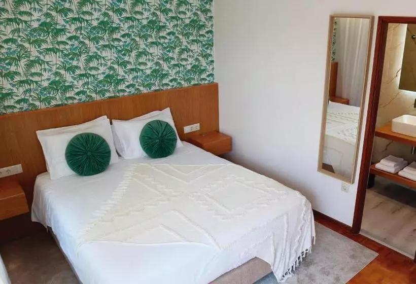 ペンション Raiano Guest House