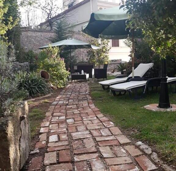 B&b   La Corte D Ivi