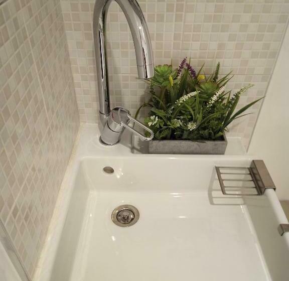 تختخواب و صبحانه Il Pavone