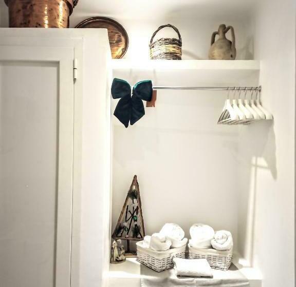 تختخواب و صبحانه Il Pavone