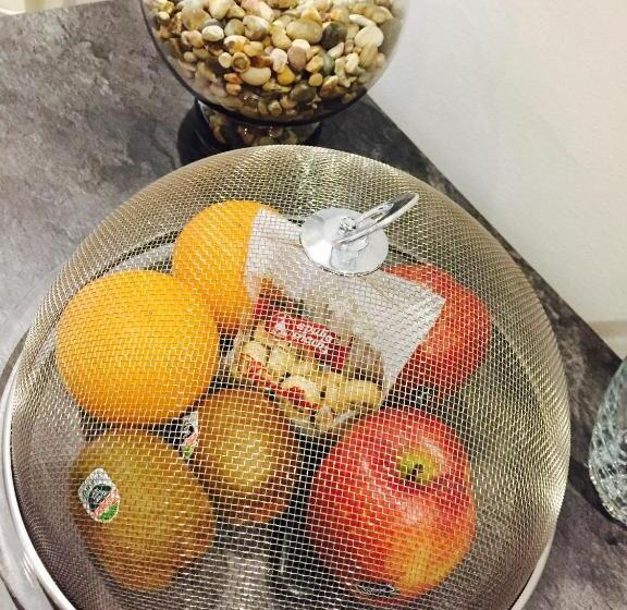 تختخواب و صبحانه Il Pavone