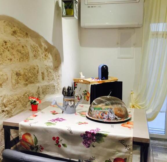 تختخواب و صبحانه Il Pavone