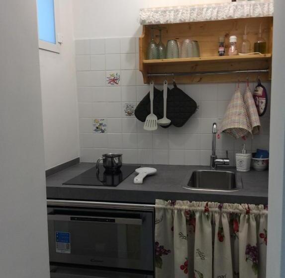 تختخواب و صبحانه Il Pavone