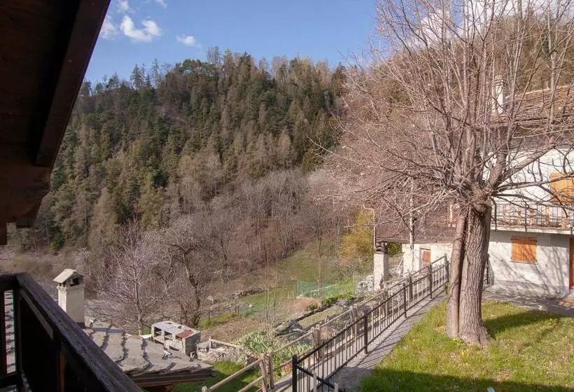 هتل Agriturismo La Clochette