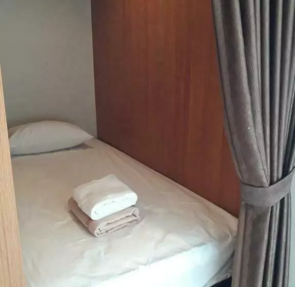 Majatalo Brielle Guest House