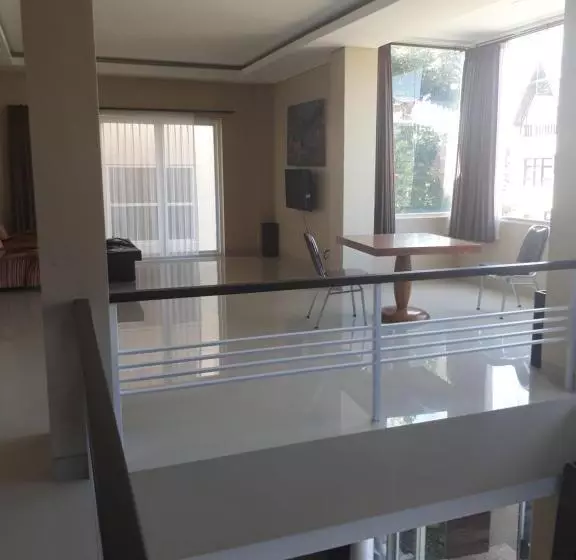 Majatalo Brielle Guest House